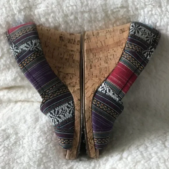 TOMS Open Toe Cork Wedges Canvas Navajo Stripe - Picture 2 of 15